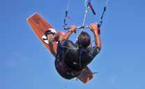 Kitesurf (Photo: G.rom18, Licence: GFDL 1.2 / CC BY-SA 3.0 / CC BY 2.5) Kitesurf